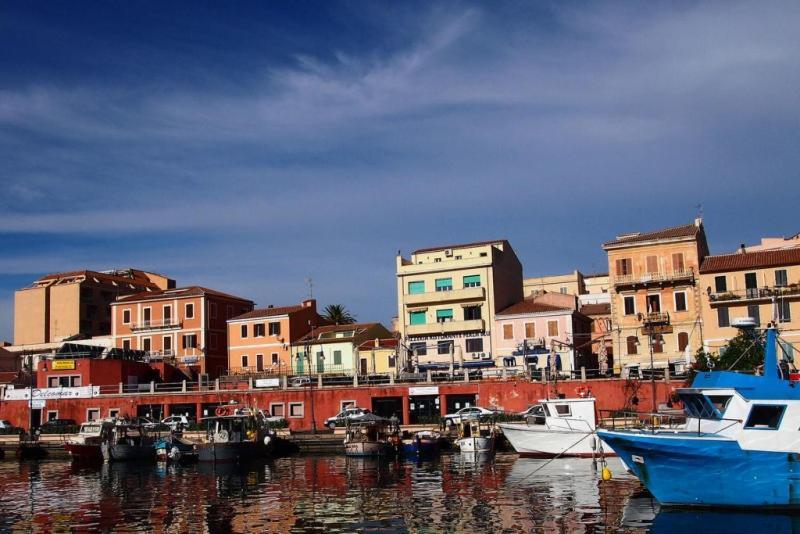 Le Scalette Bed and Breakfast La Maddalena  Exteriör bild