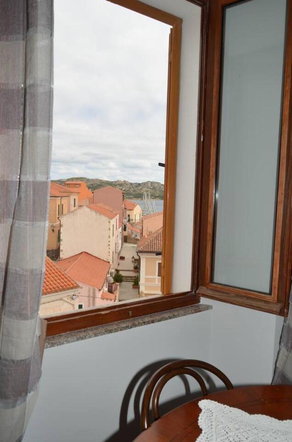 Le Scalette Bed and Breakfast La Maddalena  Exteriör bild