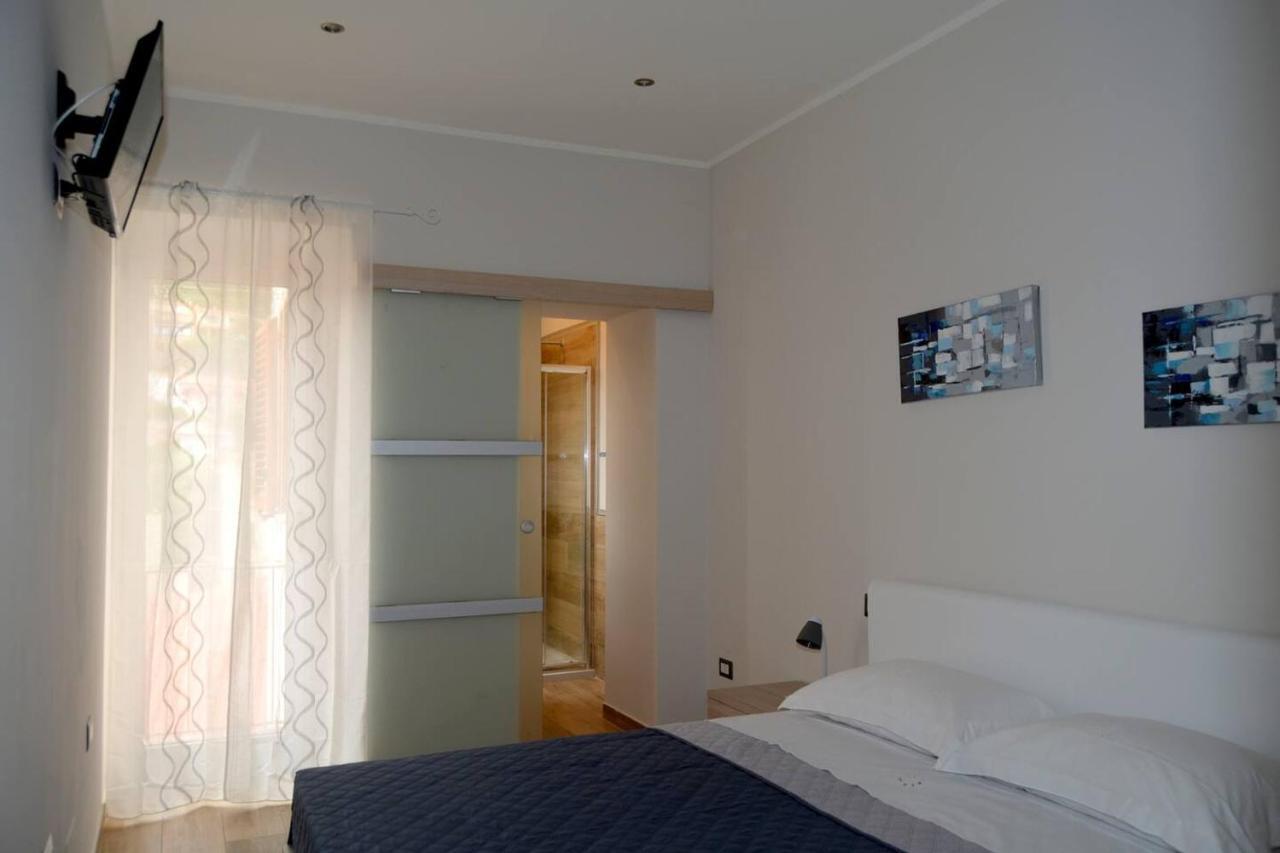 Le Scalette Bed and Breakfast La Maddalena  Exteriör bild
